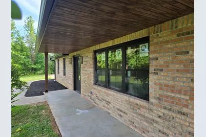 956 Auburn Lane SE, Orangeville, IL 62939 - Photo 2