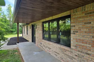 956 Auburn Ln SE, Orangeville, IL 62939 - Photo 2