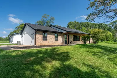 956 Auburn Lane SE, Orangeville, IL 62939 - Photo 2