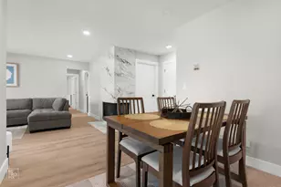 7010 Park Ln Ct, Woodridge, IL 60517 - Photo 6