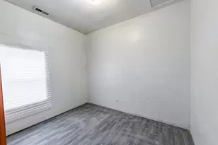 832 E 153 St, Phoenix, IL 60426 - Photo 18