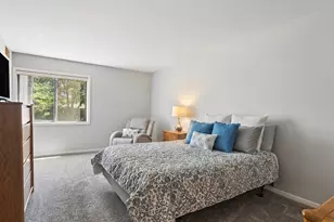 250 W Parliament Pl, Mount Prospect, IL 60056 - Photo 12