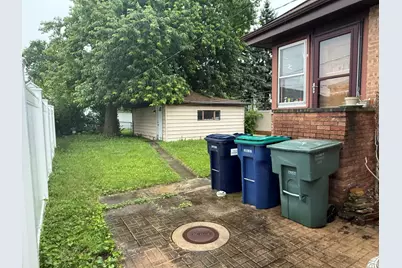 9559 S Mozart Avenue, Evergreen Park, IL 60805 - Photo 2