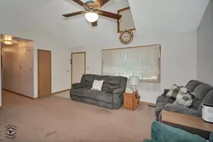 930 Meadowbrook Rd, Elwood, IL 60421 - Photo 4