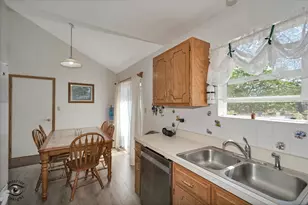 930 Meadowbrook Rd, Elwood, IL 60421 - Photo 10