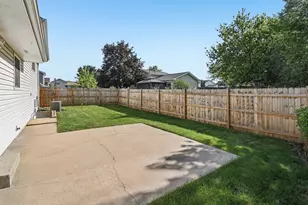 1036 E Meadow Lake Dr, Palatine, IL 60074 - Photo 32