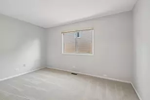 1036 E Meadow Lake Dr, Palatine, IL 60074 - Photo 14