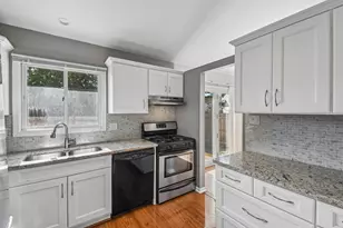 1036 E Meadow Lake Dr, Palatine, IL 60074 - Photo 10