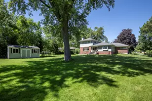 249 Spruce Rd, Northbrook, IL 60062 - Photo 36