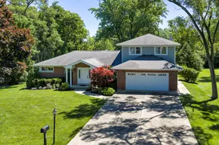 249 Spruce Rd, Northbrook, IL 60062 - Photo 1