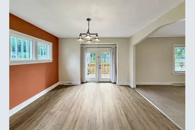 904 S McKinley Avenue, Freeport, IL 61032 - Photo 6
