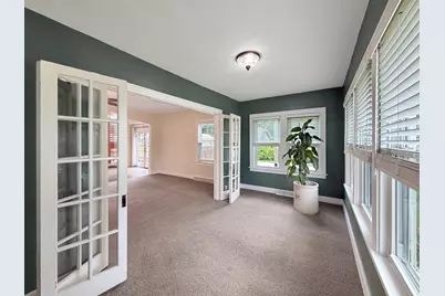 904 S McKinley Avenue, Freeport, IL 61032 - Photo 8