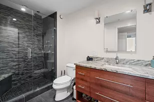 807 Davis St, Evanston, IL 60201 - Photo 12
