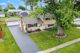 7831 Sprucewood Ave, Woodridge, IL 60517 - Photo 24