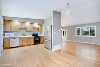 7831 Sprucewood Avenue, Woodridge, IL 60517 - Photo 2