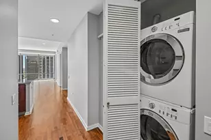 240 E Illinois St, Chicago, IL 60611 - Photo 20