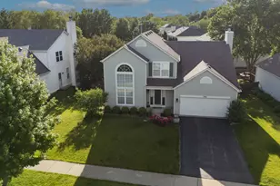 990 Wilkinson Ln, North Aurora, IL 60542 - Photo 2