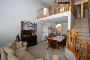 990 Wilkinson Ln, North Aurora, IL 60542 - Photo 4
