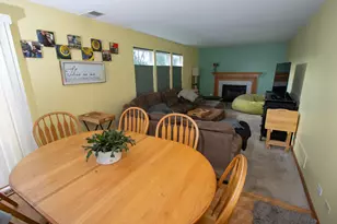 990 Wilkinson Ln, North Aurora, IL 60542 - Photo 8