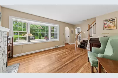 770 Highland Avenue, Glen Ellyn, IL 60137 - Photo 2