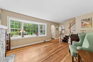 770 Highland Ave, Glen Ellyn, IL 60137 - Photo 2
