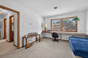 89 S Clarendon Ave, Addison, IL 60101 - Photo 30
