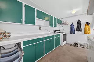 89 S Clarendon Ave, Addison, IL 60101 - Photo 40