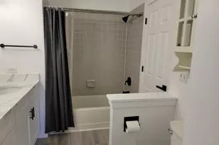 2992 Heatherwood Ct, Schaumburg, IL 60194 - Photo 16