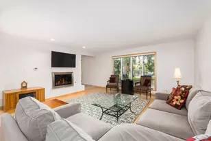 120 Boardwalk Pl, Park Ridge, IL 60068 - Photo 2