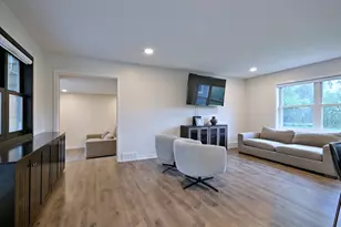 511 Everett Ave, Crystal Lake, IL 60014 - Photo 6