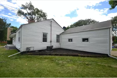 2020 N Rockton Avenue, Rockford, IL 61103 - Photo 2