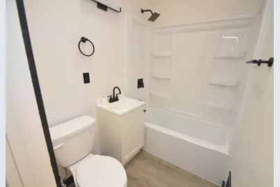 2020 N Rockton Avenue, Rockford, IL 61103 - Photo 10