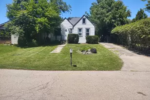 218 Southern Terrace, Island Lake, IL 60042 - Photo 2