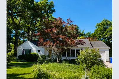809 Woodlawn Drive, Dekalb, IL 60115 - Photo 2