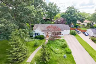 809 Woodlawn Dr, Dekalb, IL 60115 - Photo 8