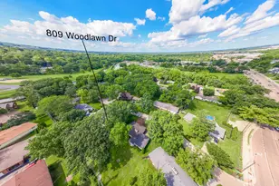 809 Woodlawn Dr, Dekalb, IL 60115 - Photo 10