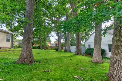 809 Woodlawn Drive, Dekalb, IL 60115 - Photo 48