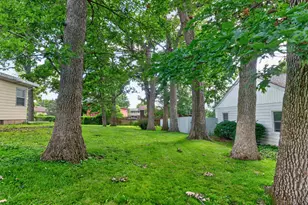 809 Woodlawn Dr, Dekalb, IL 60115 - Photo 48