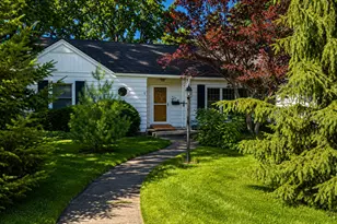 809 Woodlawn Dr, Dekalb, IL 60115 - Photo 1