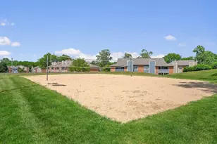 6176 Knoll Ln Ct, Willowbrook, IL 60527 - Photo 16