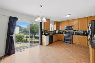 2707 Misty Brook Ln, Joliet, IL 60432 - Photo 6