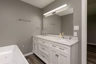 1817 State St, Eldorado, IL 62930 - Photo 14