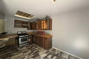 1211 N Park St, Streator, IL 61364 - Photo 6