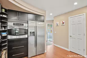 949 Ridgefield Ln, Wheeling, IL 60090 - Photo 4