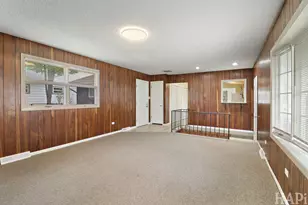 916 Chestnut St, Waukegan, IL 60085 - Photo 8