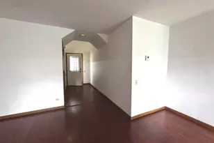 1404 W Sapphire Dr, Hoffman Estates, IL 60192 - Photo 4
