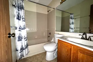 1404 W Sapphire Dr, Hoffman Estates, IL 60192 - Photo 16