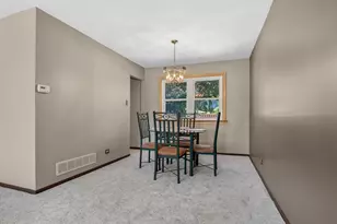1212 Rose Ct, Bartlett, IL 60103 - Photo 6