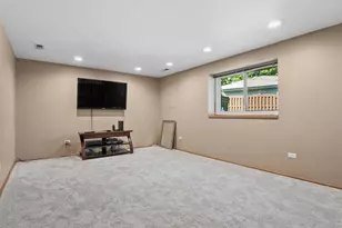 1212 Rose Ct, Bartlett, IL 60103 - Photo 10