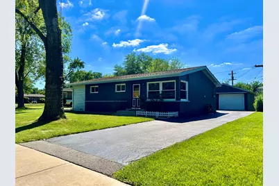 128 E Normandy Drive, Addison, IL 60101 - Photo 2